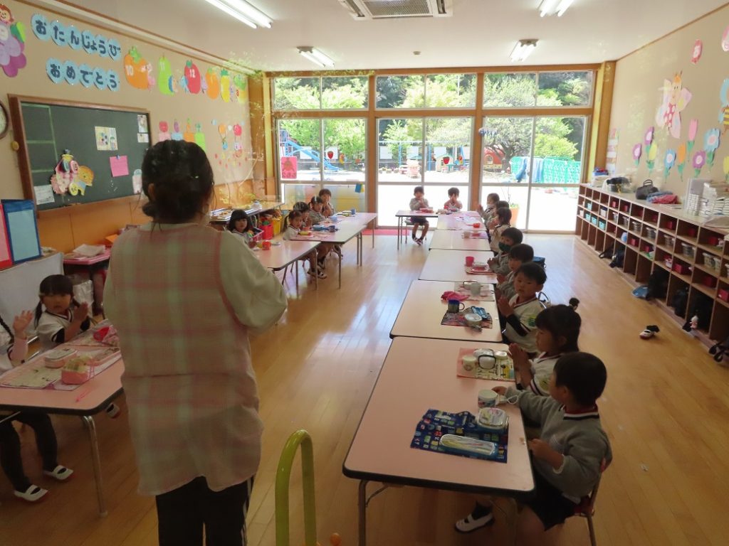 桃2組の食事風景